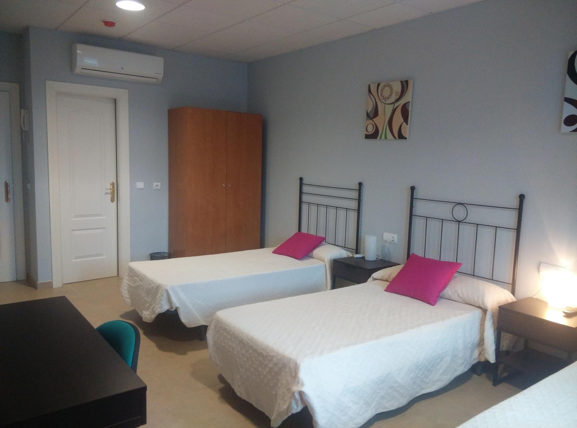 Hostal La Molina Эль-Чорро Экстерьер фото