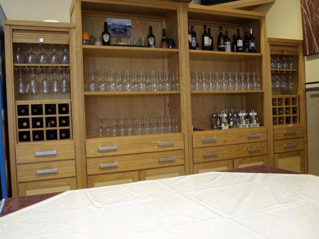 Hostal La Molina Эль-Чорро Экстерьер фото